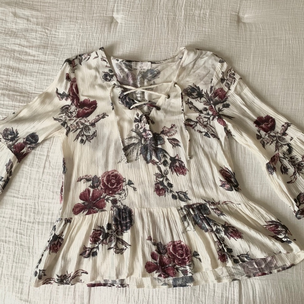 IVY+MAIN Floral Lace Up Blouse